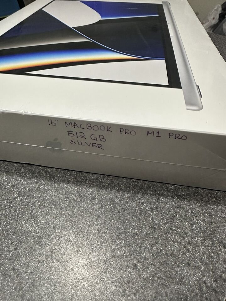Apple MacBook Pro 16 512GB SSD 16GB M1 Pro MK183LL A A2485 N