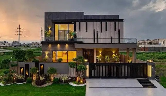 Eyes Catching Modern Design Brand New Luxury Bungalow Prime