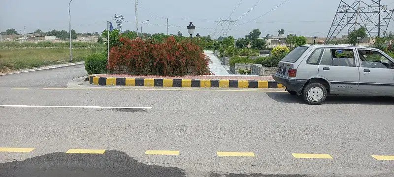 10 Marla Plot For Sale