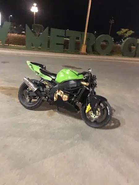Kawasaki ninja zx9r
