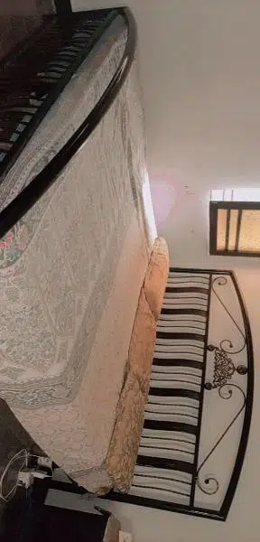 iron bed king size
