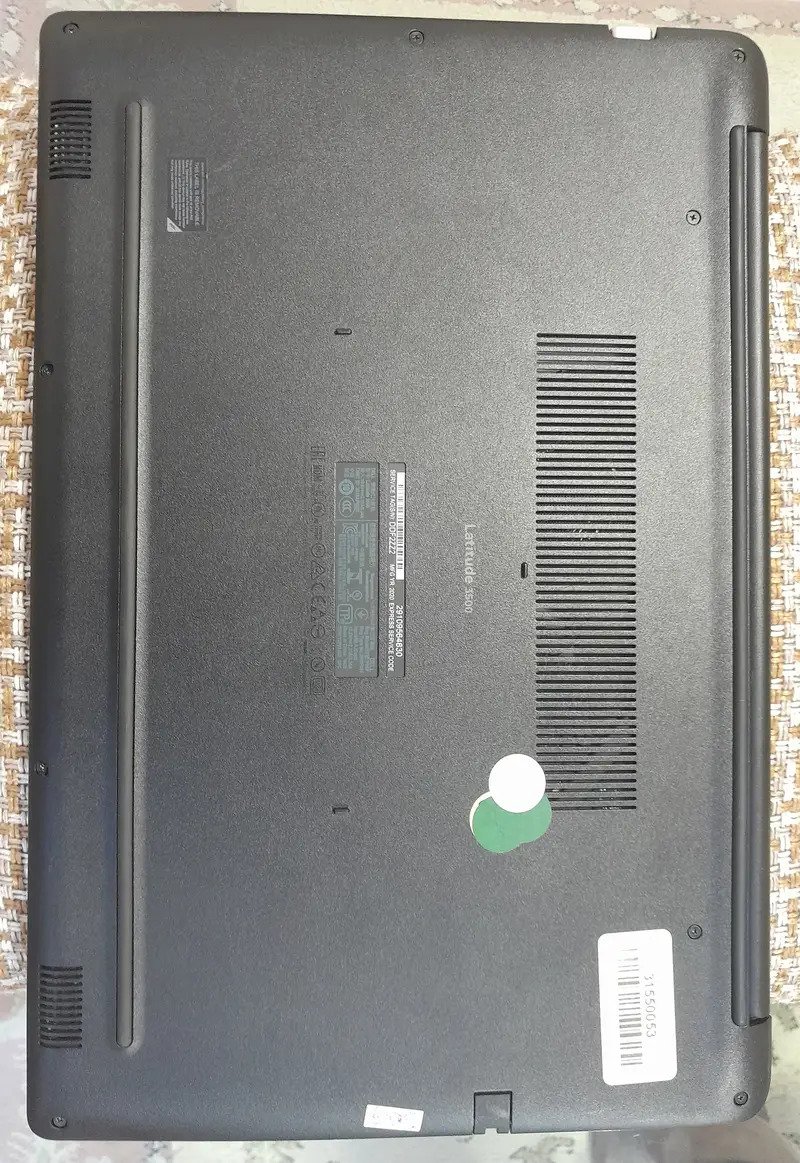 Laptop / Dell laptop core i3 / 8th gen / 256 GB