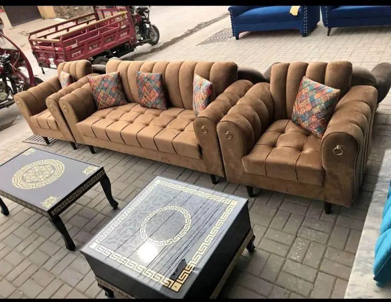 SALE SALE SALE BUMPER SALE ON 5 SEATER ELEGANT DESIGN SOFA S