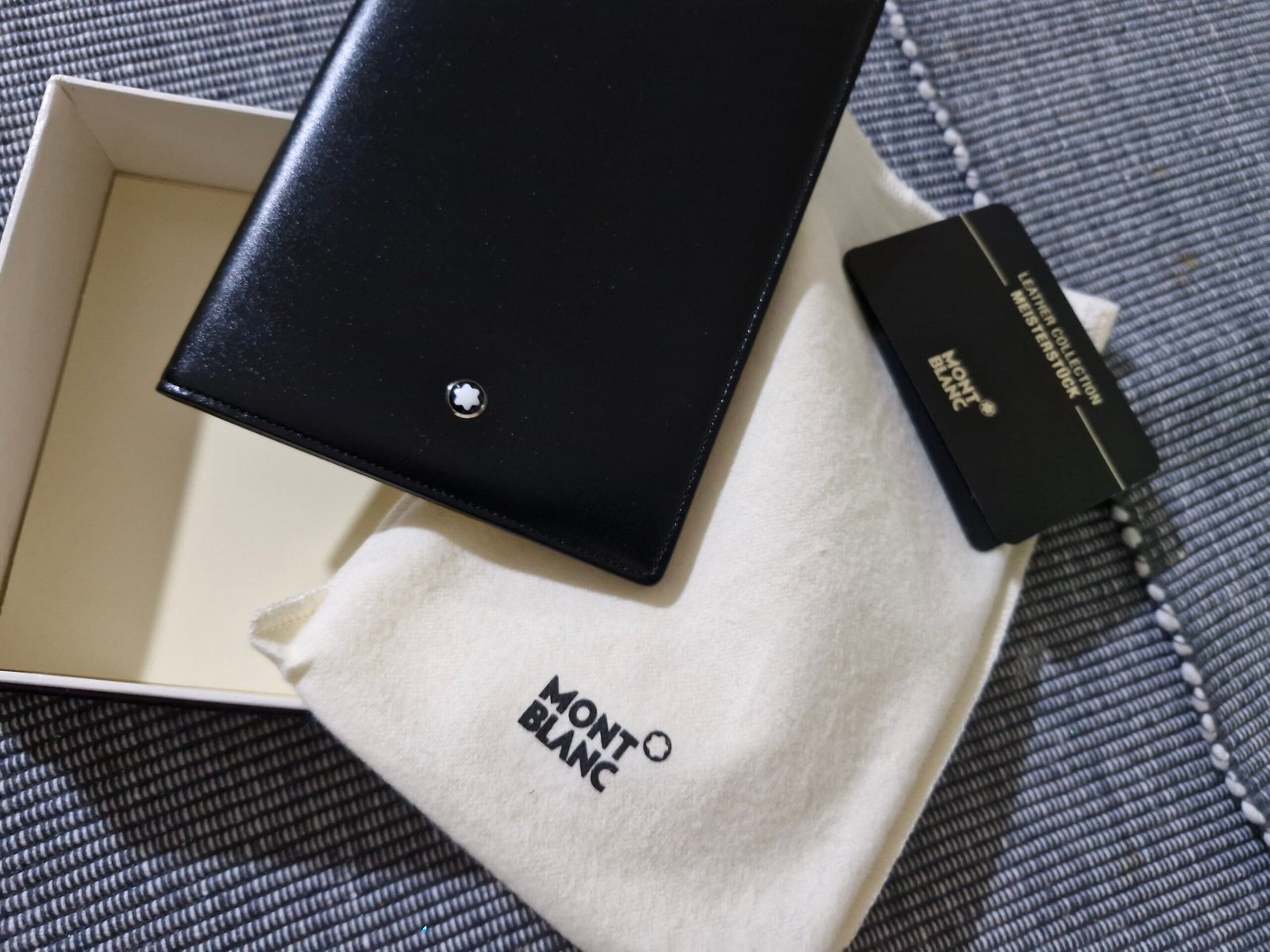 Mont Blanc passport holder (Original)