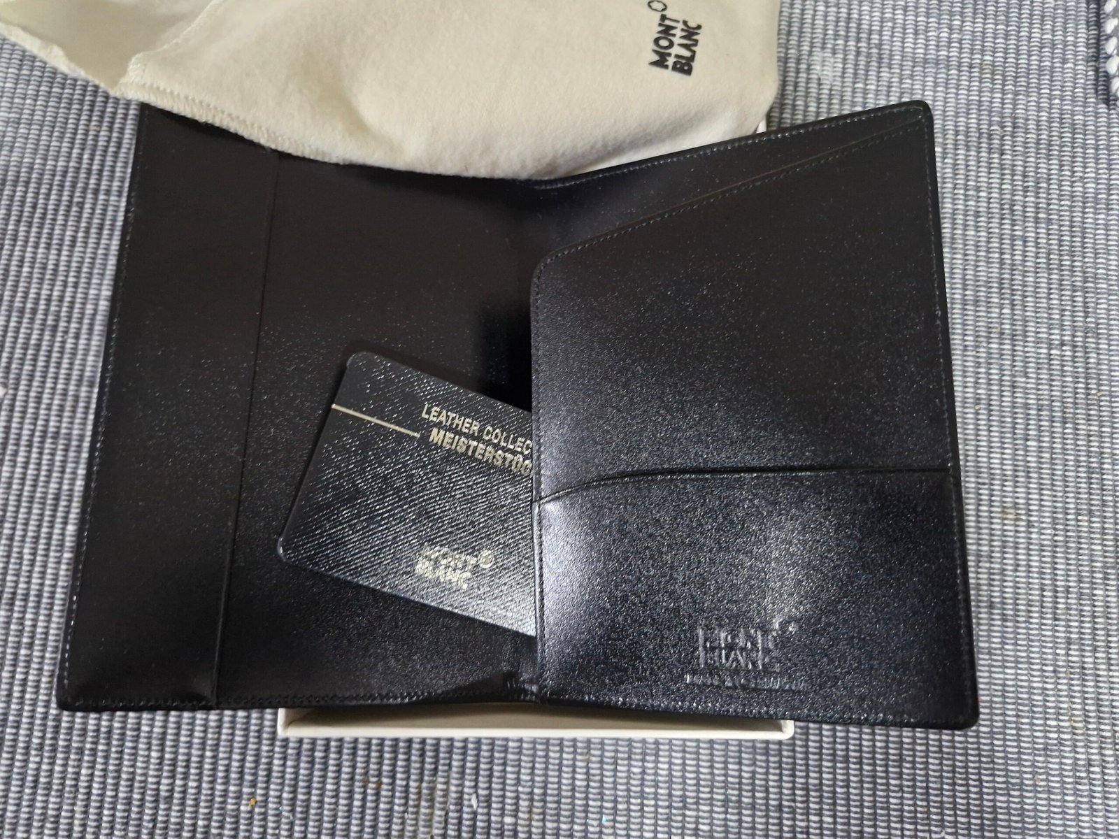 Mont Blanc passport holder (Original)