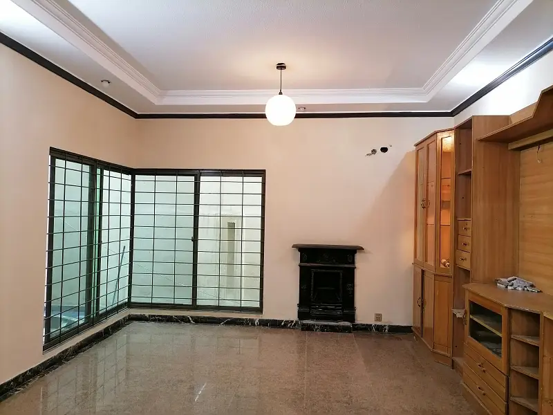 Get An Attractive Prime Location House In Madina Town