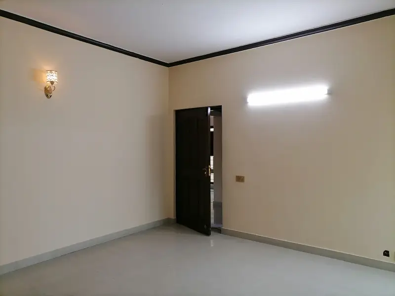 Get An Attractive Prime Location House In Madina Town