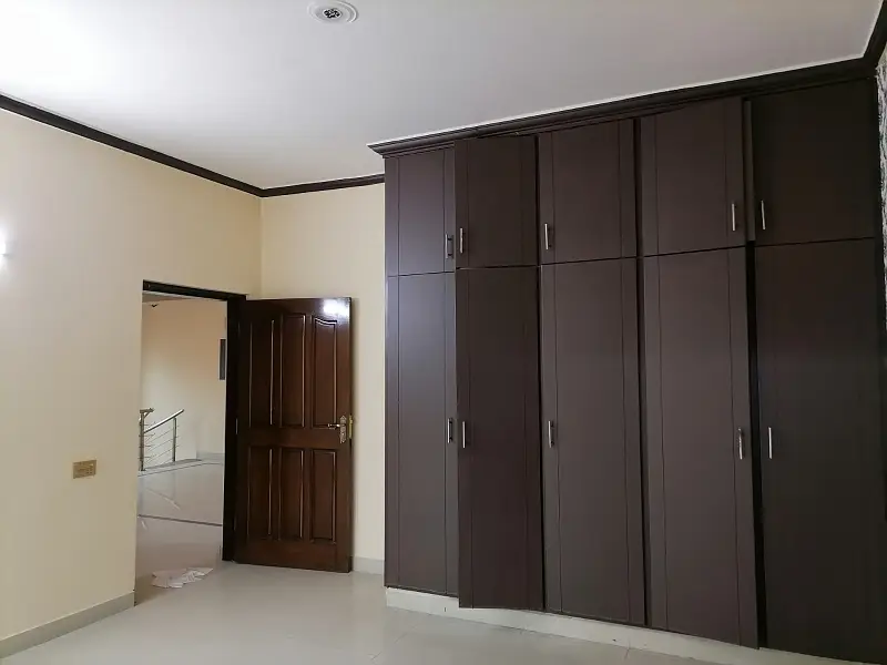 Get An Attractive Prime Location House In Madina Town