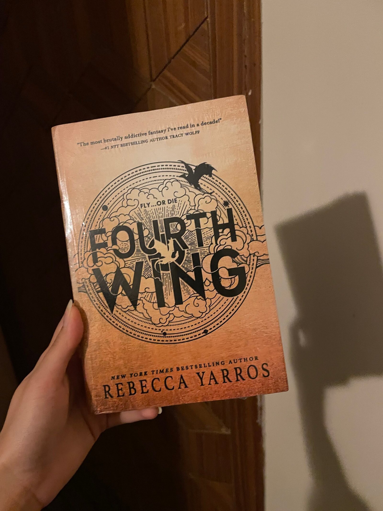 Fourth wing by Rebecca Yarros