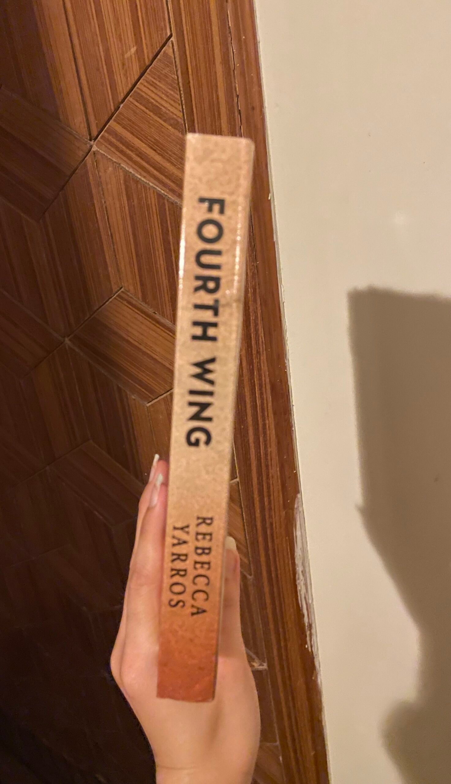 Fourth wing by Rebecca Yarros
