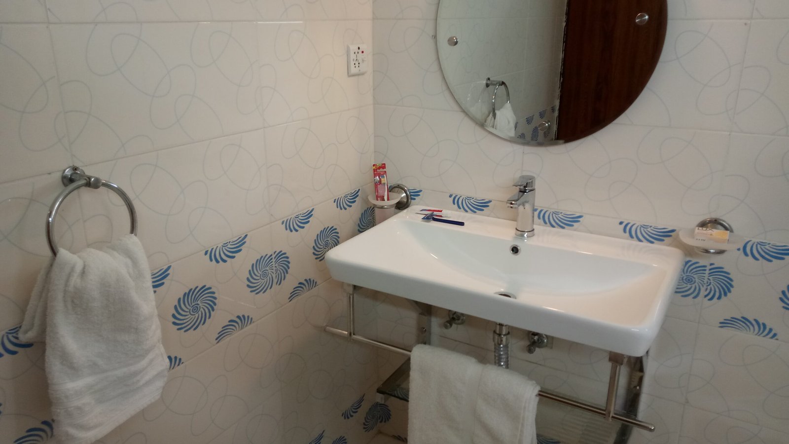 PG Accommodation Amazing Opportunity to Live DHA P3