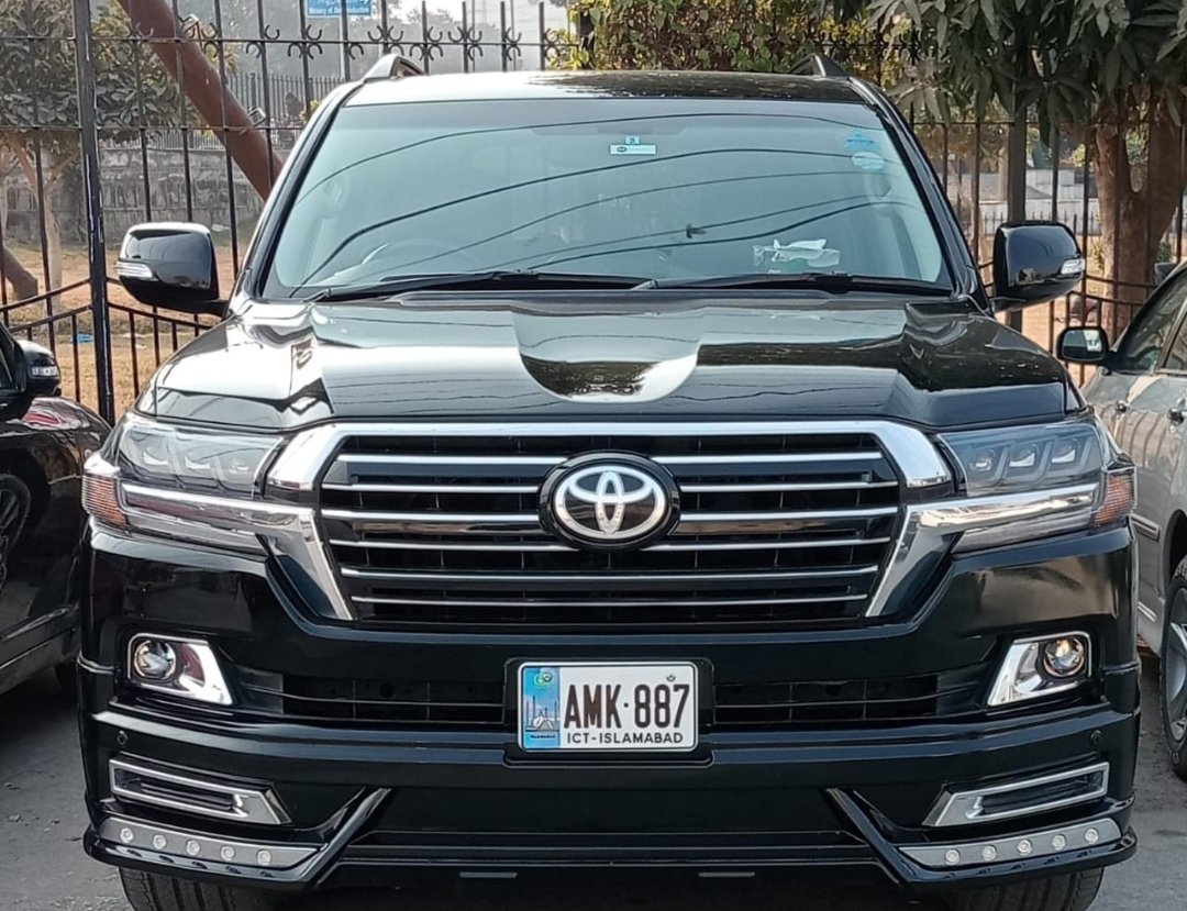 Luxury cars rental service