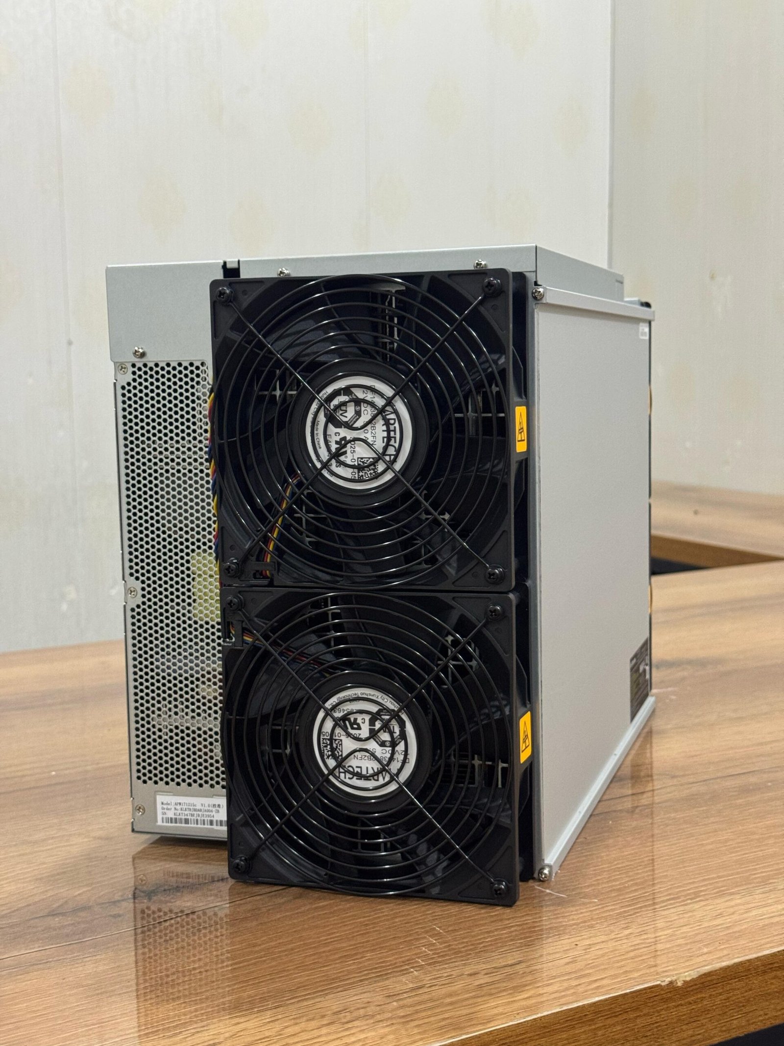 Bitmain Antminer L9 (17Gh)