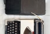 Typewriter Silver Reed SR-200 Portable Model (Made in Japan)