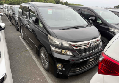2013-Toyota-Vellfire