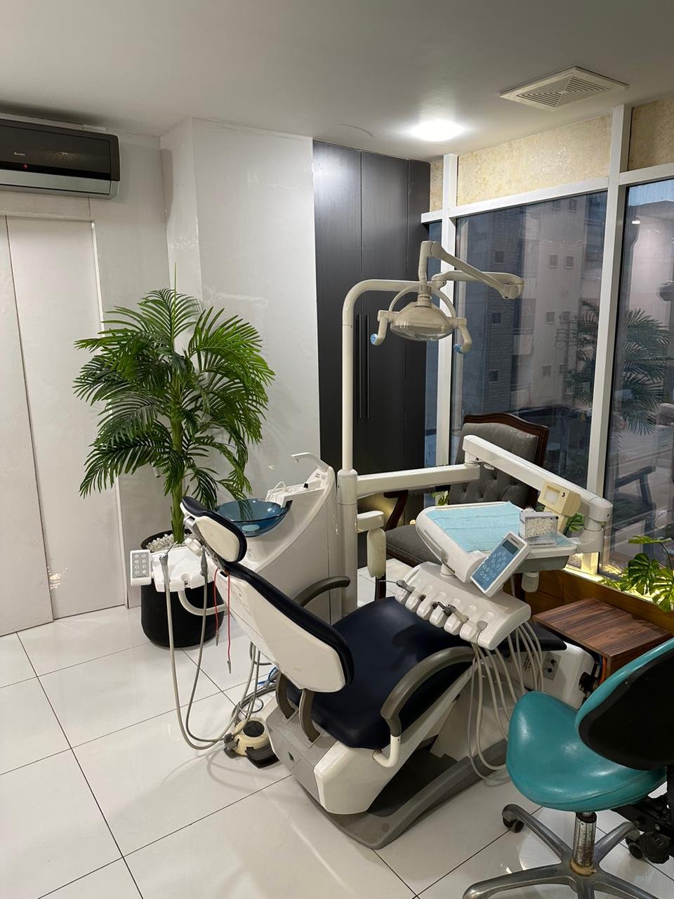 Asthetik Dental and Implant centre (DHA Chapter)