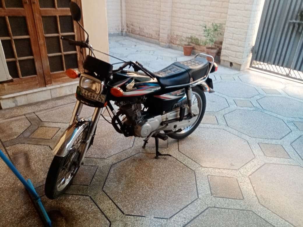 Honda For Sale CG 125 Model 2014. Total Genuine