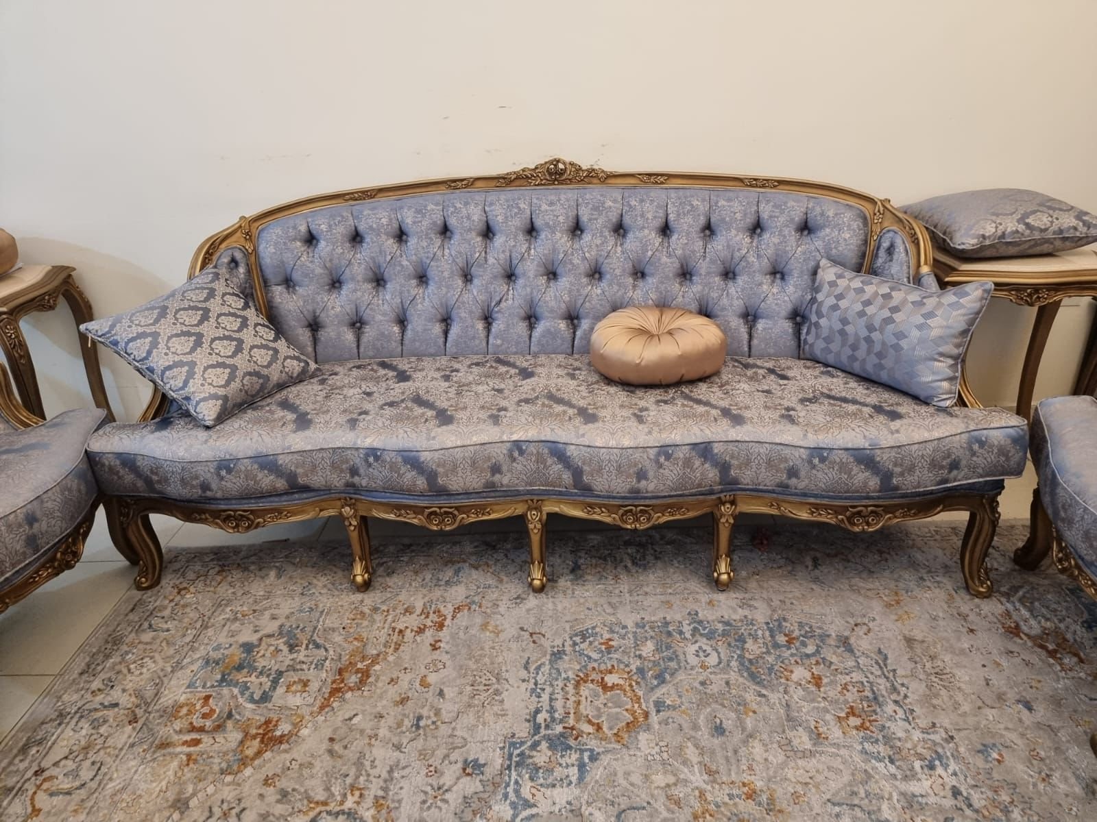 VIP sofa for sale going cheap