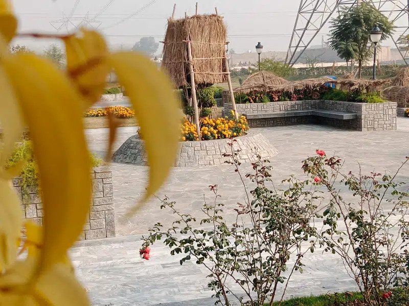 10 Marla Plot For Sale