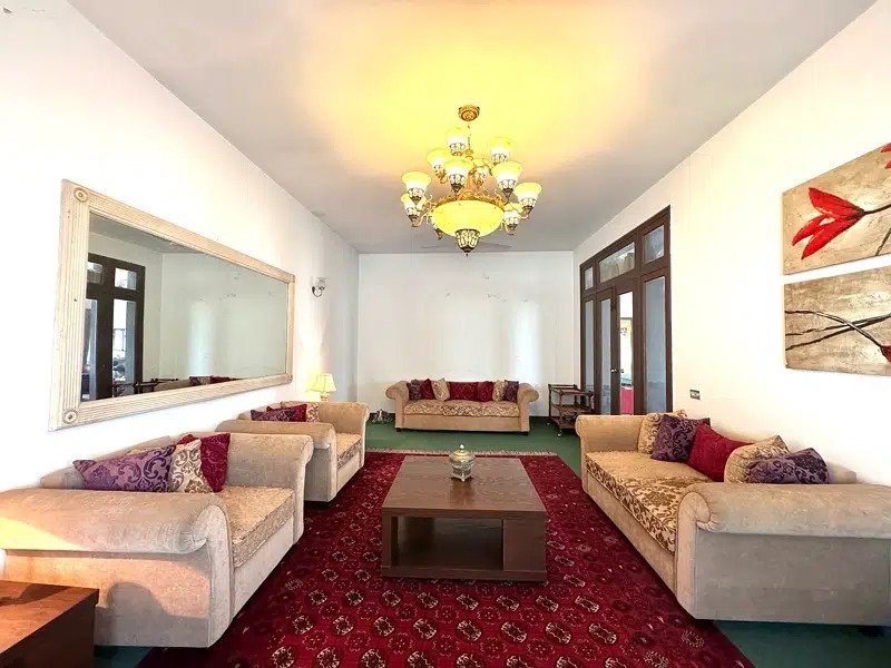 2 classic Sofa sets as good as new. 7 seater and 5 seater sofa