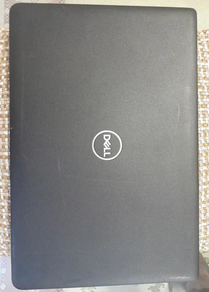 Laptop / Dell laptop core i3 / 8th gen / 256 GB