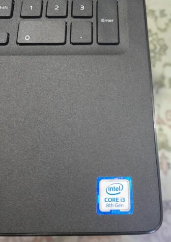 Laptop / Dell laptop core i3 / 8th gen / 256 GB