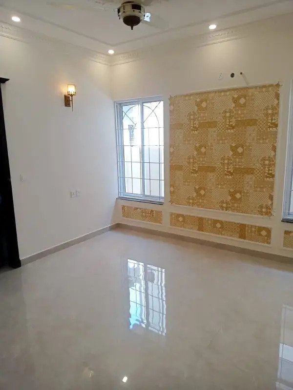 10 Marla House Available For Sale In Paragon City Lahore