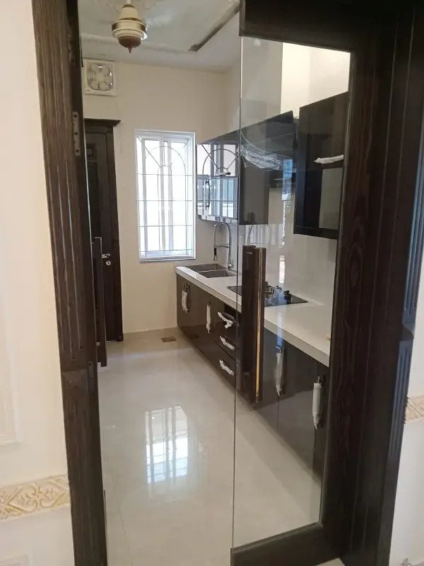 10 Marla House Available For Sale In Paragon City Lahore