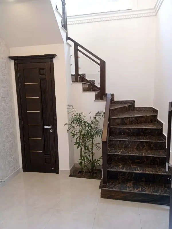 10 Marla House Available For Sale In Paragon City Lahore