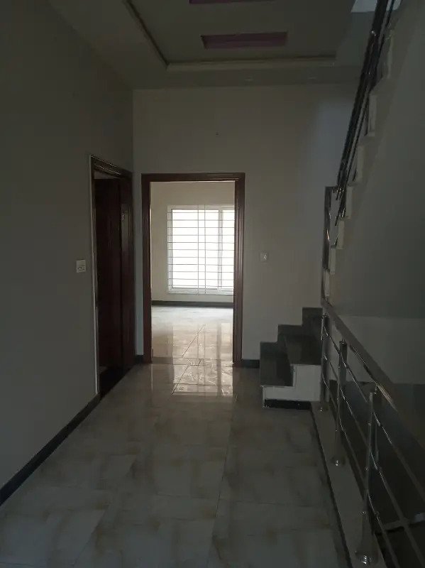 5 MARLA LOWER PORTION AVAILABLE FOR RENT