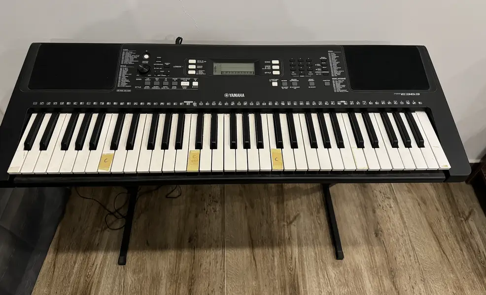Yamaha Keyboard PSR- E363 (piano)