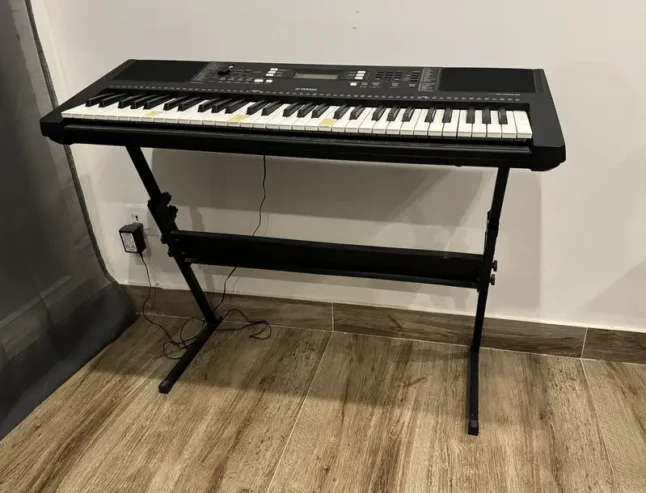 Yamaha Keyboard PSR- E363 (piano)