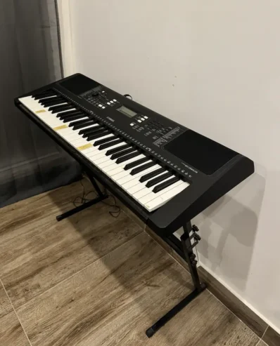 Yamaha Keyboard PSR- E363 (piano)