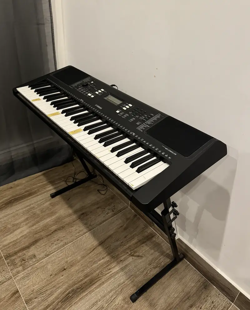Yamaha Keyboard PSR- E363 (piano)