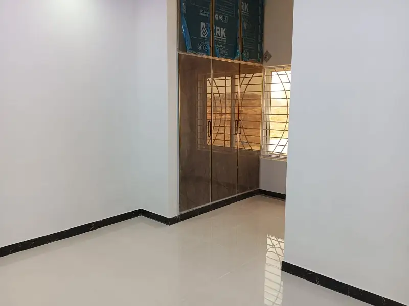 10 Marla Residential House For Sale