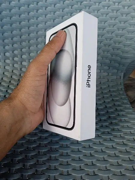 IPHONE 15 (128 GB – BLACK) – Seal Pack