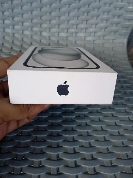 IPHONE 15 (128 GB – BLACK) – Seal Pack