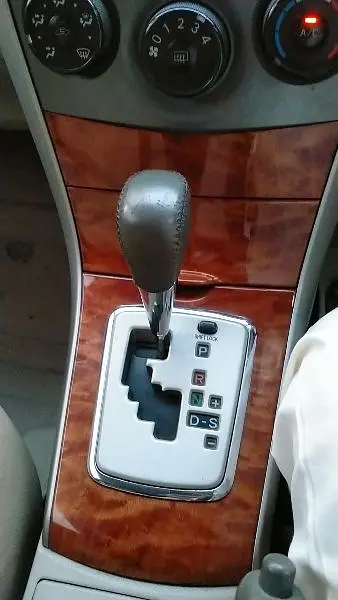 Toyota Corolla Altis 2010 auto croos ironic family use car 1