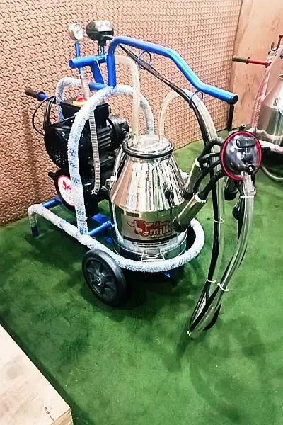 Milking Machines for Cows and buffalo’s/Cow milking machine