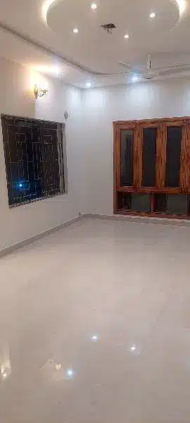 10 Marla Beautifully Renovated House for Urgant Sale