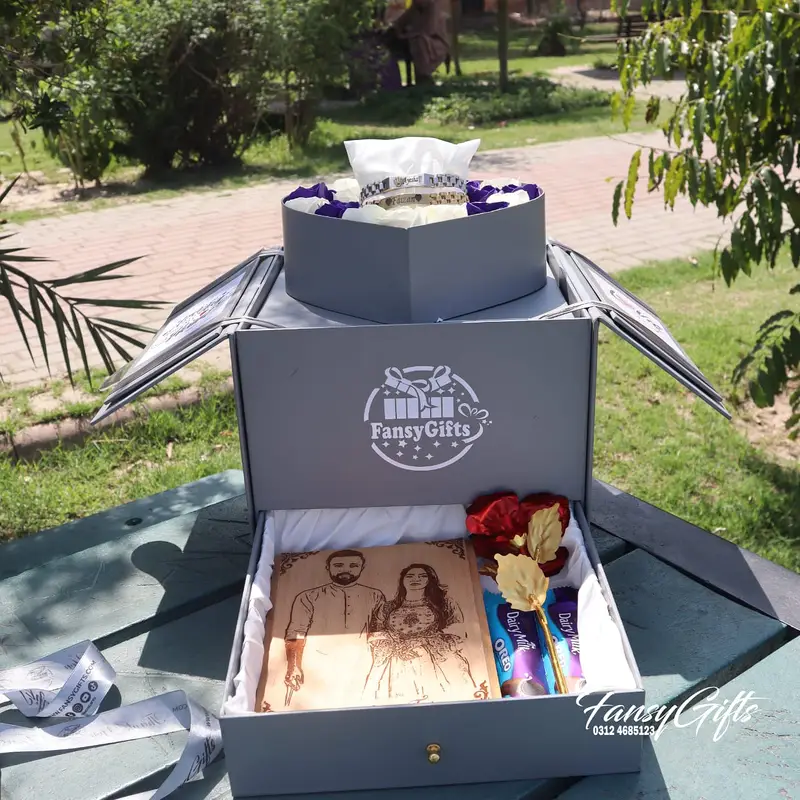 Customize Gift/ Pakistan / Birthday gifts / Gift / Gift Box
