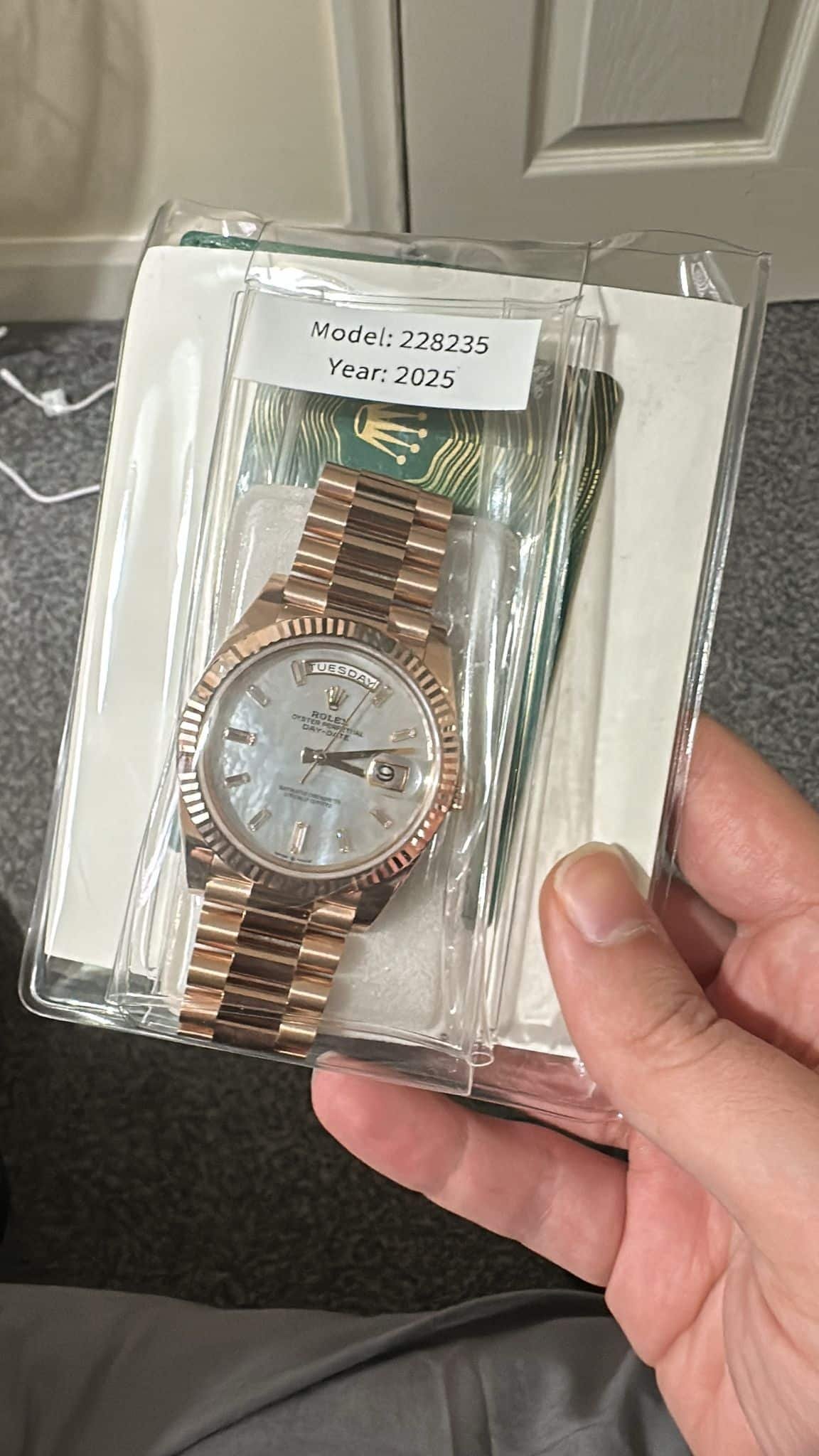 WE BUY NEW USED VINTAGE ROLEX Chopard IWC Cartier Omega Hubl