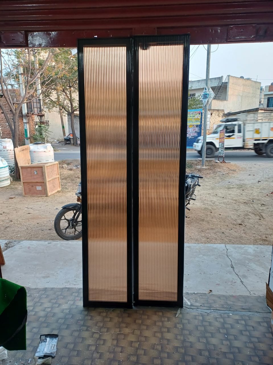 Shishe ka kam, toughened glass,