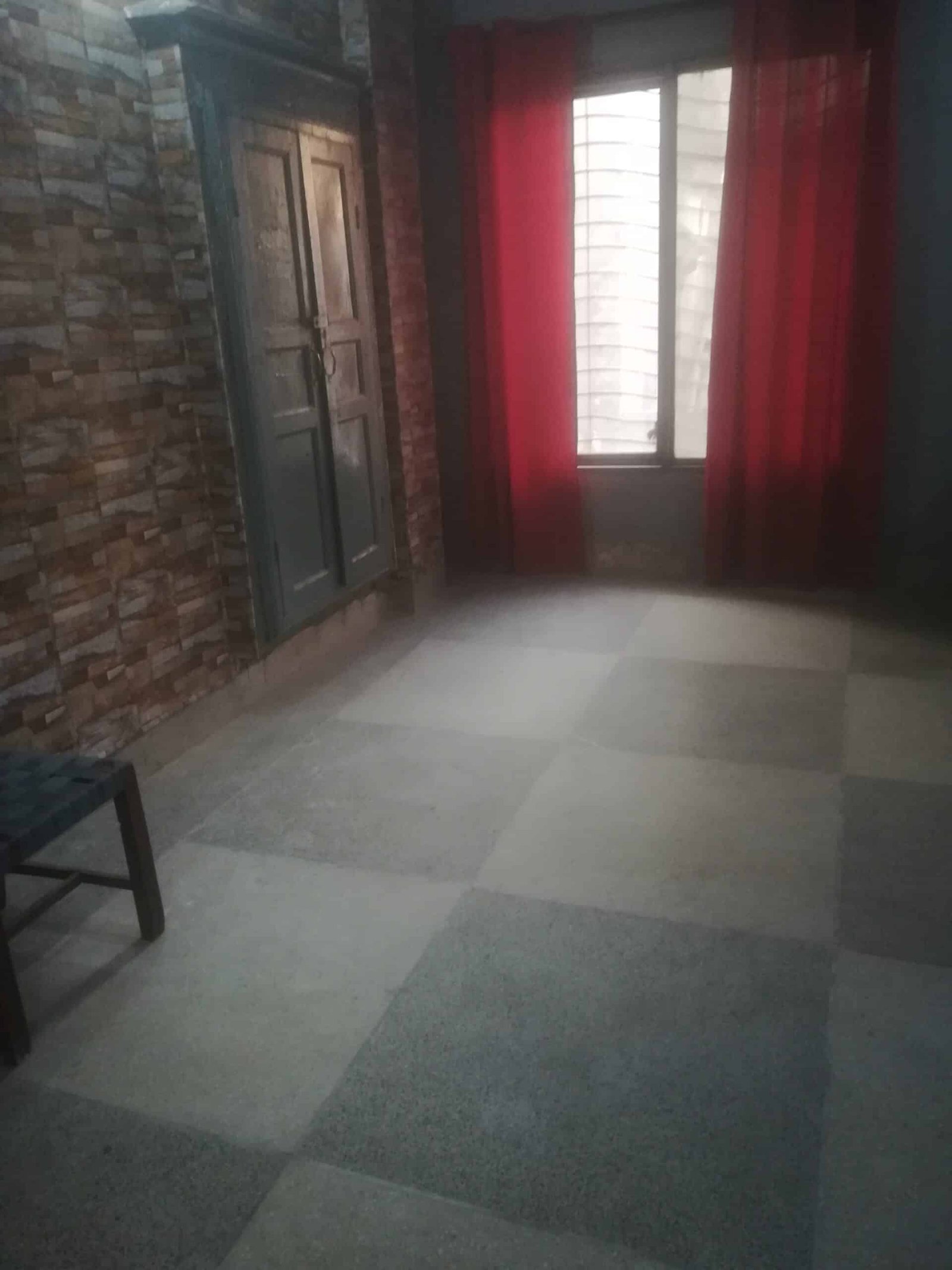 SINGLE ROOM WITH ATTACHED BATH/KITCHEN NEAR REGAL MALL LHR