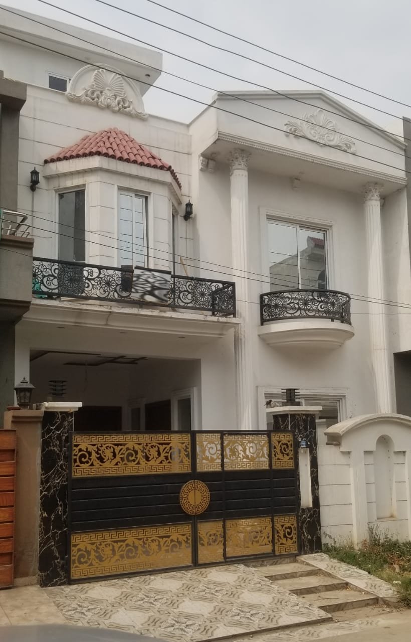 House For sale in canal garden Lahore at prime location