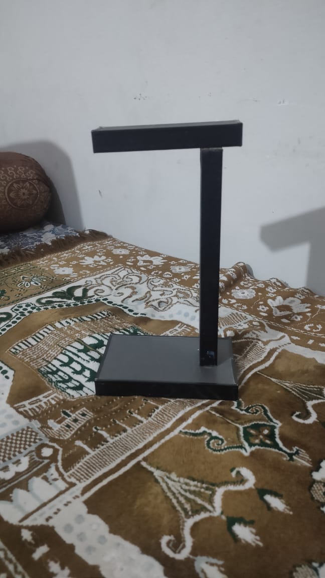 🎧 Personalized Black Hardwood Headphone Stand