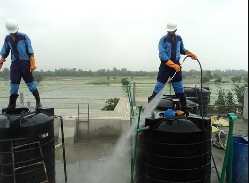 Water-Tank-Cleaning